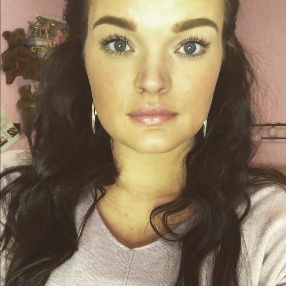 Meet your Posher, Jess - Picture 1 of 2